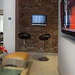 Nu Hotel *