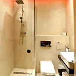 Nu Hotel *